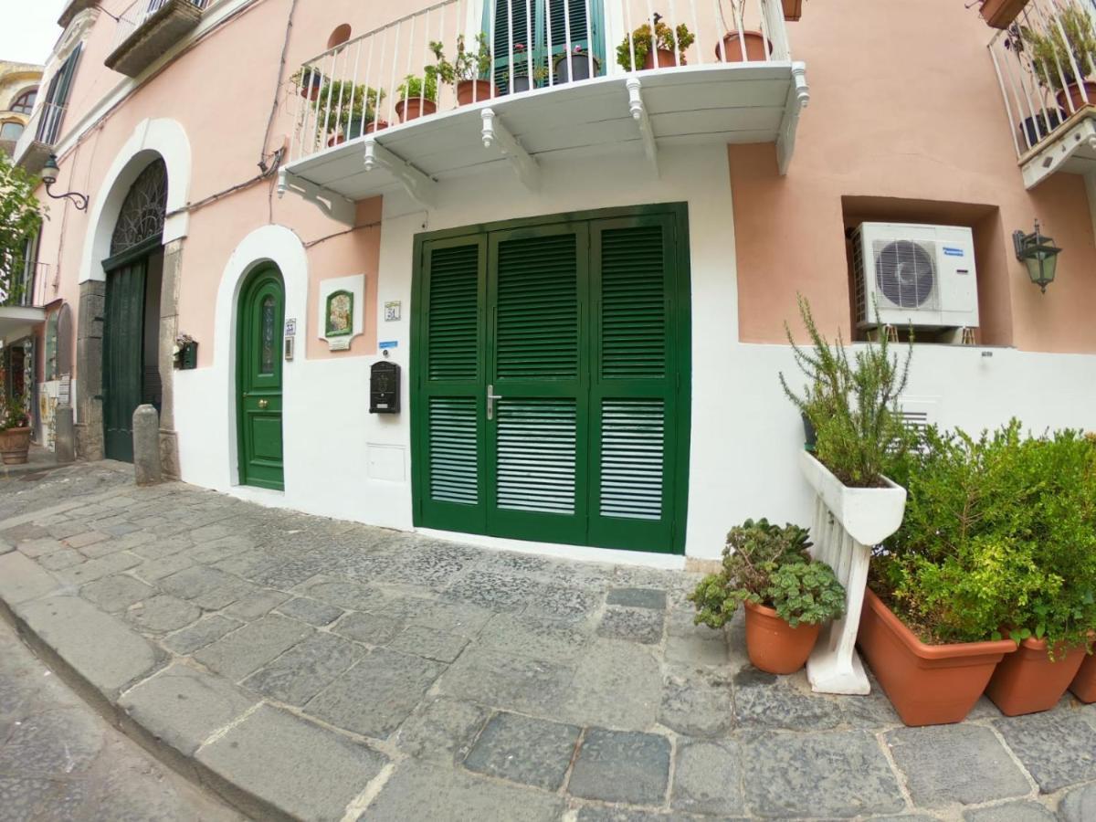 Appartamento Sul Mare Ad Ischia Ponte Экстерьер фото